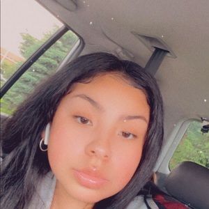 Meet your Posher, Alisson